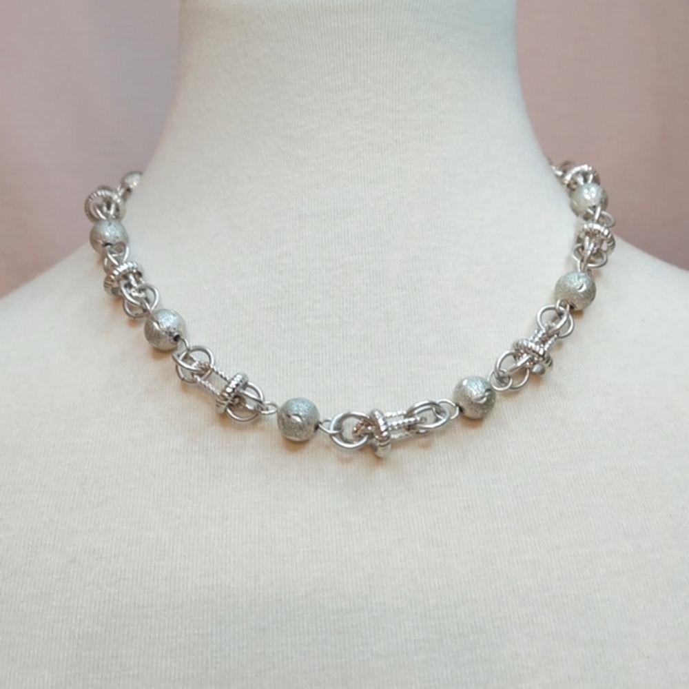 Silver-tone Fashion Necklace and Bracelet Set - Picture 3 of 9